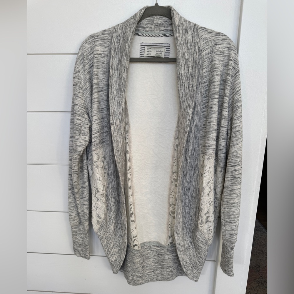 Anthropologie Saturday Sunday Gray Open-Front Sweater
Size Medium